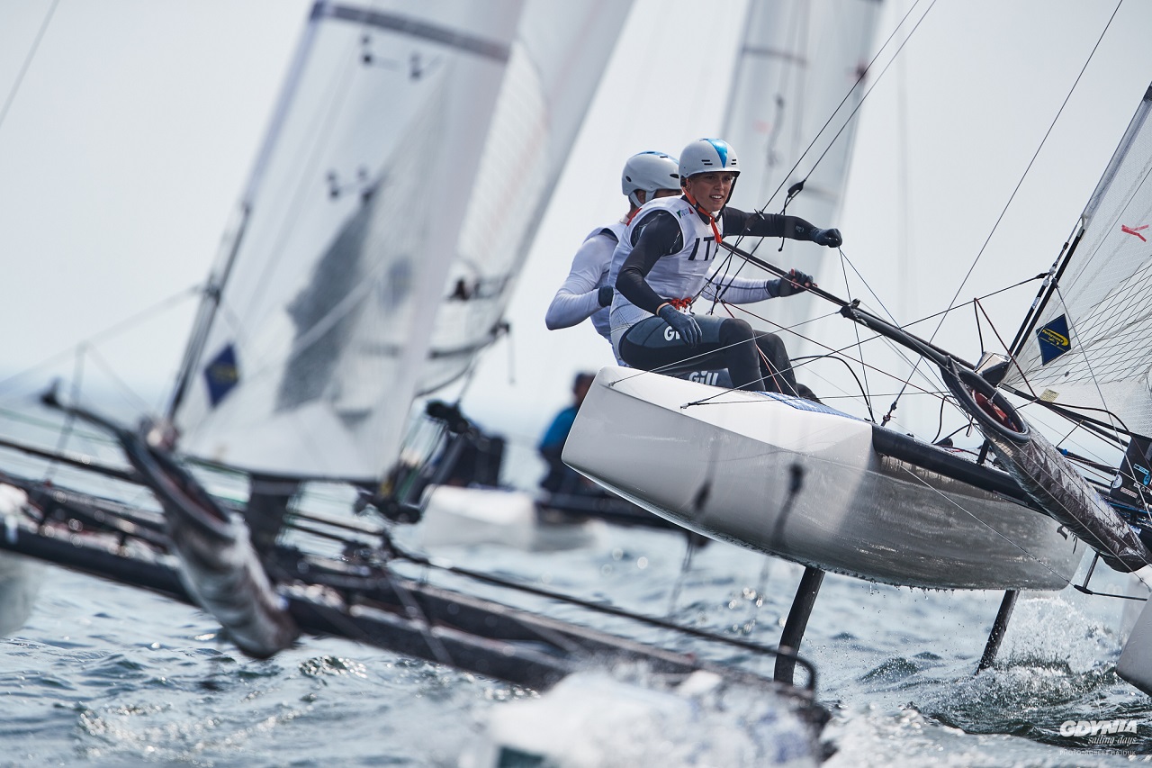 Gdynia Sailing Days. Polscy żeglarze na czele mistrzostw świata juniorów w klasie 49er [ZDJĘCIA]-GospodarkaMorska.pl