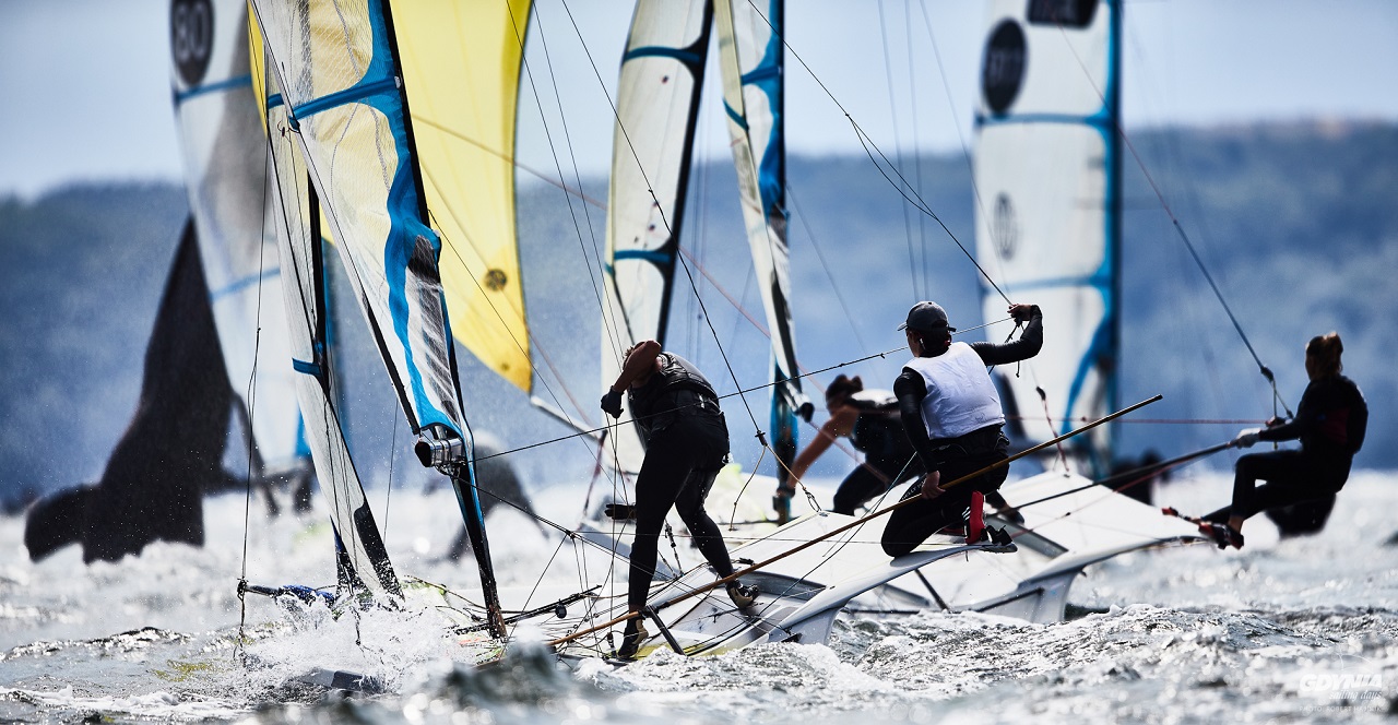 Gdynia Sailing Days. Polscy żeglarze na czele mistrzostw świata juniorów w klasie 49er [ZDJĘCIA]-GospodarkaMorska.pl