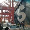 BCT Gdynia. Chory marynarz ewakuowany ze statku... suwnicą
