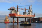 Incydent w porcie Esbjerg. Statek instalacyjny offshore uderzył w nabrzeże i suwnice