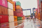 Biegacze szósty raz zmierzyli się na trasie wśród kontenerów. Odbył się ONE Terminal RUN Hutchison Ports Gdynia 2026