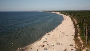 Ustka w wakacje bez kilometra plaży. Urząd Morski chce wyłączyć latem część kąpieliska - GospodarkaMorska.pl