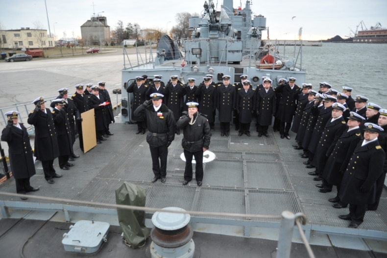 Nowy dowódca ORP Kaszub - GospodarkaMorska.pl