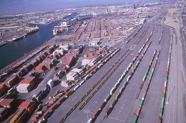 Zastój w portach USA źle wpływa na światowe stawki frachtowe - GospodarkaMorska.pl