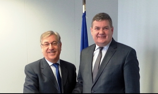 Rozmowy z komisarzem ds. gospodarki morskiej i rybołówstwa Karmenu Vella - GospodarkaMorska.pl