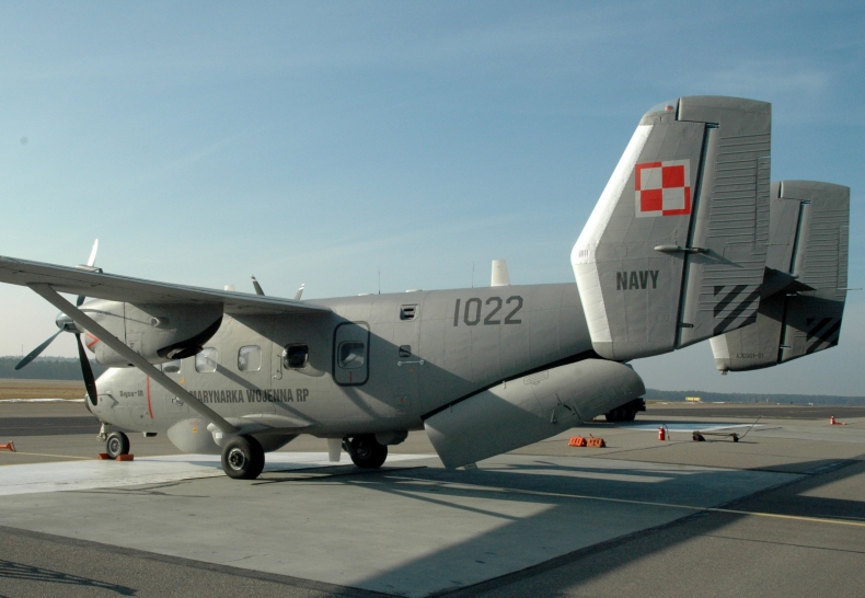 Patrolowa Bryza z nowymi silnikami - GospodarkaMorska.pl