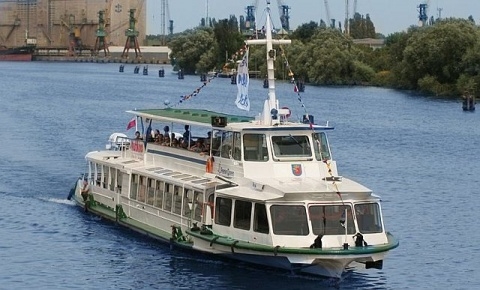 Pierwsze rejsy białej floty - GospodarkaMorska.pl