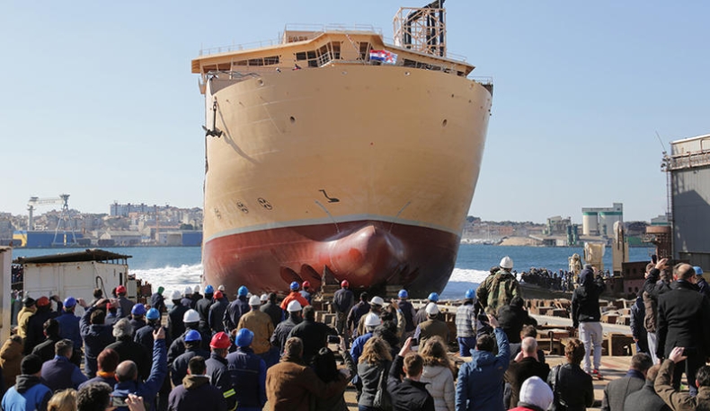 Największy na świecie kablowiec już po wodowaniu w chorwackiej stoczni - GospodarkaMorska.pl