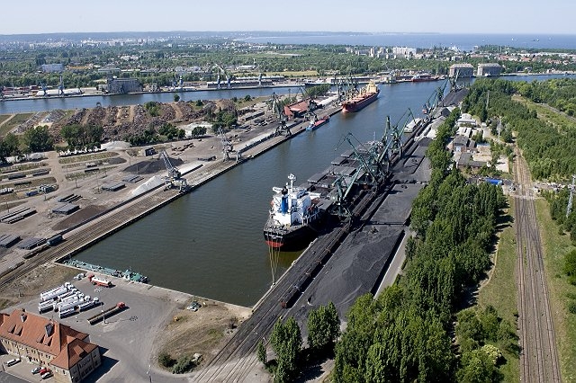 Morski Port w Gdańsku nadal z FBSerwis - GospodarkaMorska.pl