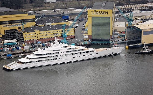 Zobacz największy jacht świata należący do arabskiego miliardera - GospodarkaMorska.pl