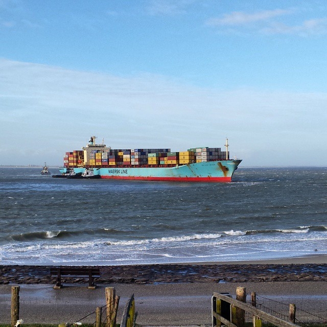 Kontenerowiec Maersk Line osiadł na mieliźnie - GospodarkaMorska.pl