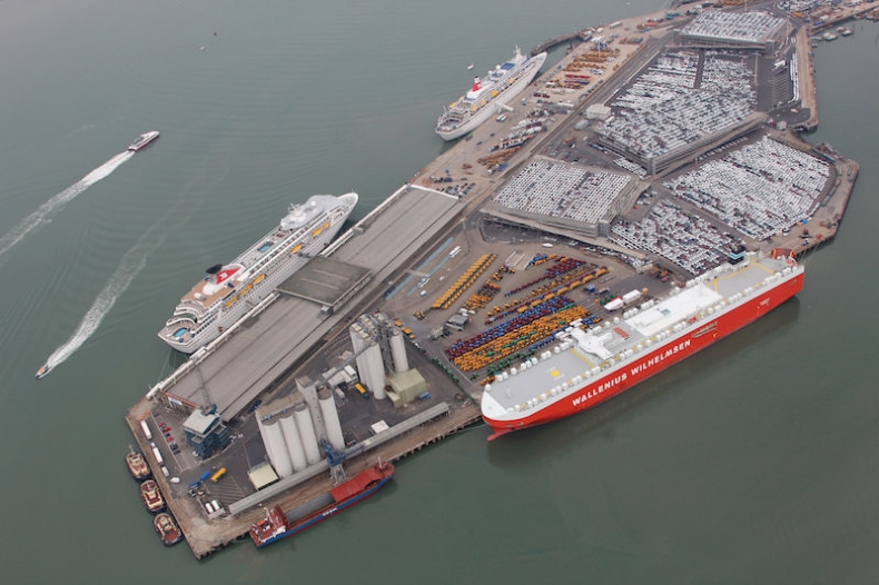 Kanadyjski ubezpieczyciel wykupi udziały w Associated British Ports - GospodarkaMorska.pl