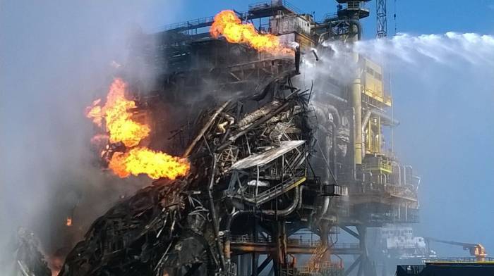 Cztery osoby zginęły w pożarze platformy wiertniczej w Meksyku - GospodarkaMorska.pl