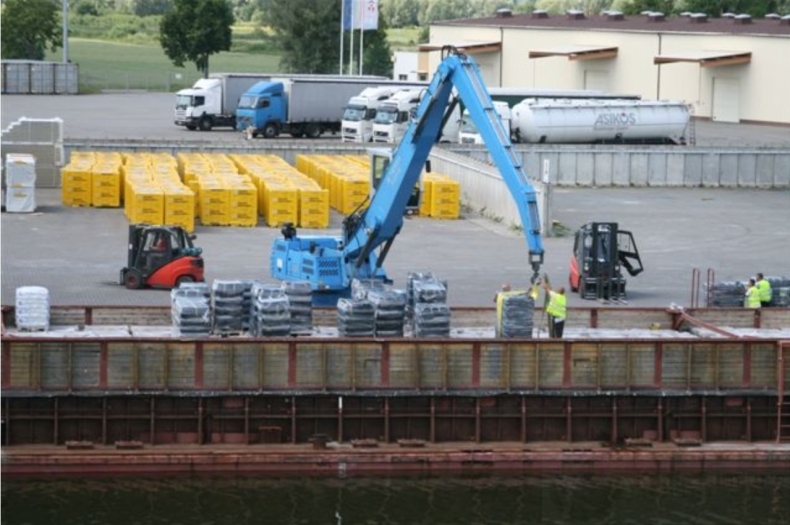 Do portu w Elblągu trafia więcej rosyjskich towarów - GospodarkaMorska.pl