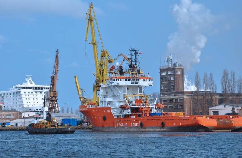W Remontowej trwa modernizacja dwóch statków. Jeden z nich wypłynie z Gdańska jako statek wiertniczy - GospodarkaMorska.pl