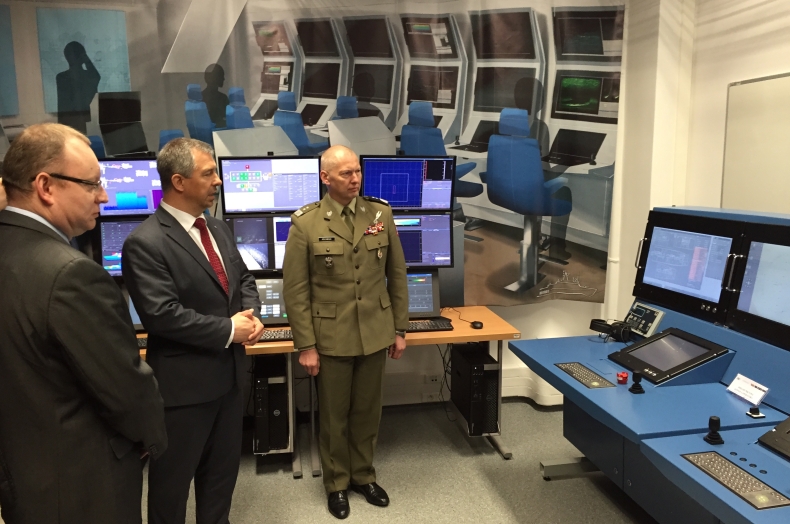 Uruchomiono laboratorium systemu walki niszczyciela min Kormoran II - GospodarkaMorska.pl