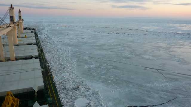 Ogromny zator lodowy na szlaku Wielkich Jezior Amerykańskich - GospodarkaMorska.pl