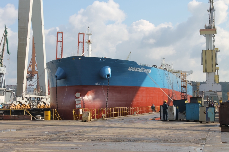Gigantyczny tankowiec opuścił Nautę - GospodarkaMorska.pl