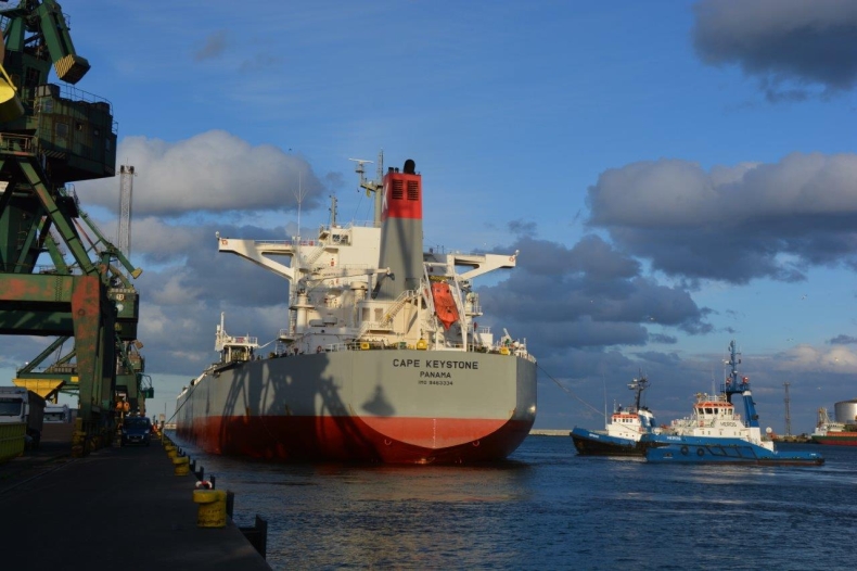 Japoński kolos z rekordowym ładunkiem w historii gdyńskiego portu - GospodarkaMorska.pl