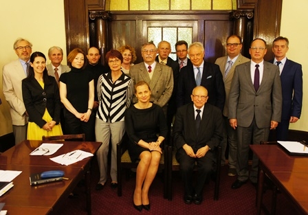 Sesja plenarna Komisji Prawa Morskiego PAN - GospodarkaMorska.pl