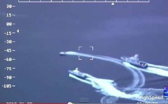 Brawurowa akcja strażników przybrzeżnych. Film podbija internet - GospodarkaMorska.pl