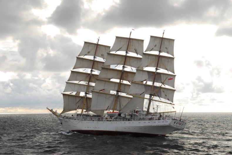 „Dar Młodzieży” na Bałtyckim Festiwalu Nauki w Gdyni - GospodarkaMorska.pl