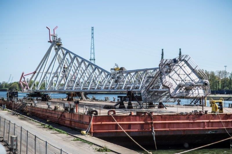 3300 tonowa konstrukcja stalowa popłynęła do Norwegii - GospodarkaMorska.pl