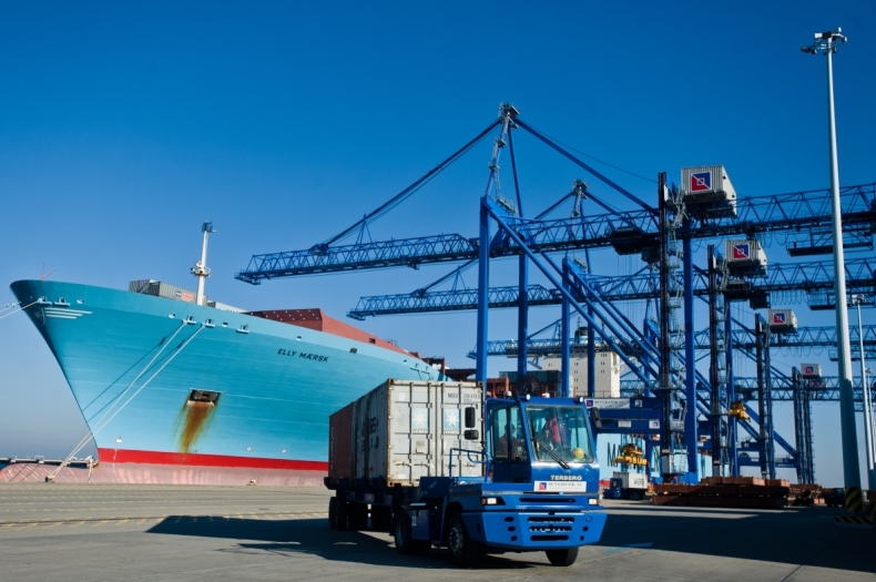 Rynek wciąż bezlitosny dla kontenerowców. Kolejny spadek stawek frachtowych - GospodarkaMorska.pl