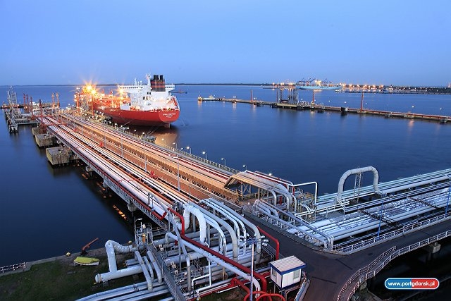 Naftoport - inwestujemy w elastyczność systemu i bezpieczeństwo, wywiad z prezesem Dariuszem Kobiereckim - GospodarkaMorska.pl
