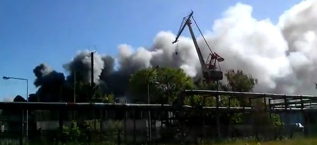 Pożar w Stoczni Marynarki Wojennej - GospodarkaMorska.pl