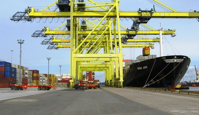 Załamanie transportu kontenerów w Rosji. Powodem sankcje i spadek ceny ropy - GospodarkaMorska.pl