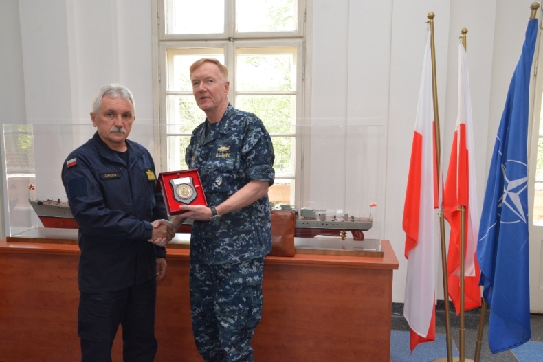 Wizyta Dowódcy 6. Floty USA w COM-DKM - GospodarkaMorska.pl