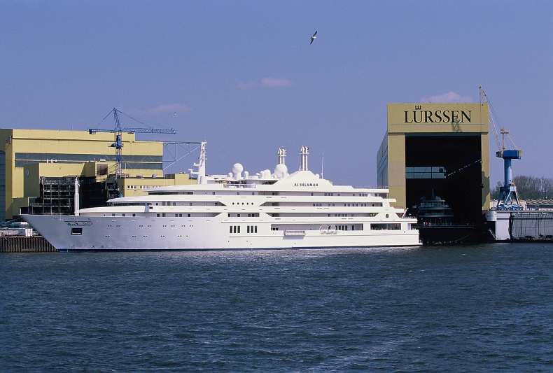 Dziesiątkę największych jachtów na świecie zamyka wybudowany w 1999 roku Al Salamah. Statek mierzy 139 metrów długości - GospodarkaMorska.pl