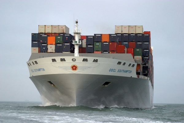 Kontenerowce znów bardziej punktualne. Liderem Maersk Line - GospodarkaMorska.pl