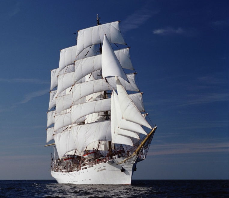 „Dar Młodzieży” wyruszył na regaty Kieler Woche - GospodarkaMorska.pl