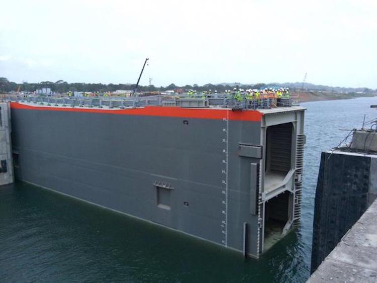 Trwają testy bram w nowym Kanale Panamskim (GALERIA) - GospodarkaMorska.pl