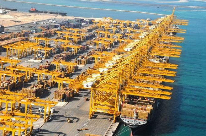 Megakontenerowce muszą czekać dłużej w portach - GospodarkaMorska.pl