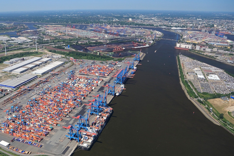 Decyzja Unii w sprawie pogłębiania rzek może zatrzymać rozbudowy portów w Hamburgu i Bremie - GospodarkaMorska.pl