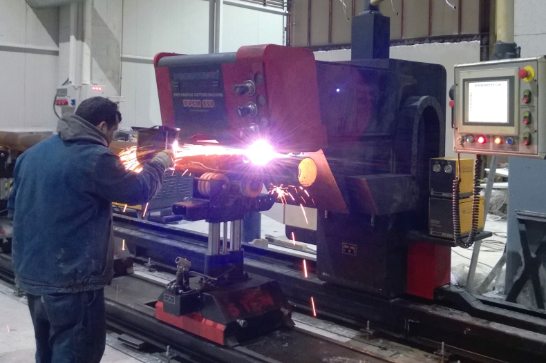 Stworzoną przez polską firmę wypalarkę używają na całym świecie do budowy platform wiertniczych - GospodarkaMorska.pl