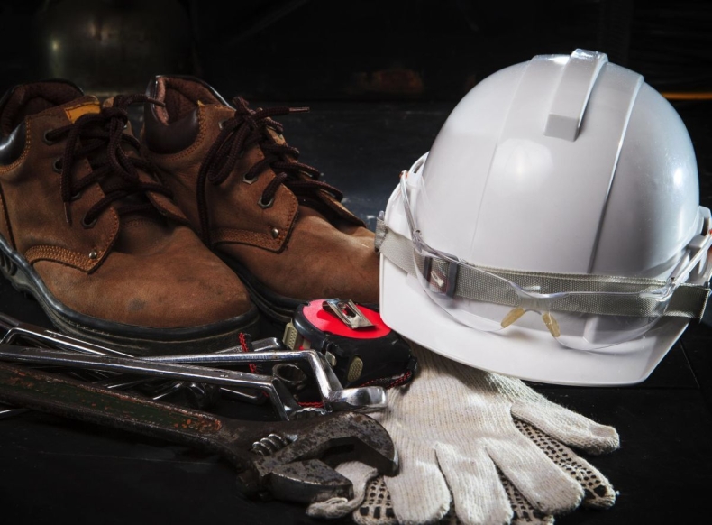 Polska branża dźwigowa rośnie w siłę - GospodarkaMorska.pl