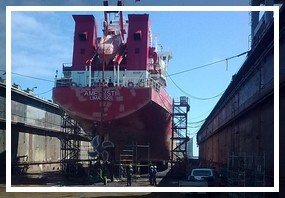 Trwa remont dwóch statków w Stoczni Marynarki Wojennej - GospodarkaMorska.pl