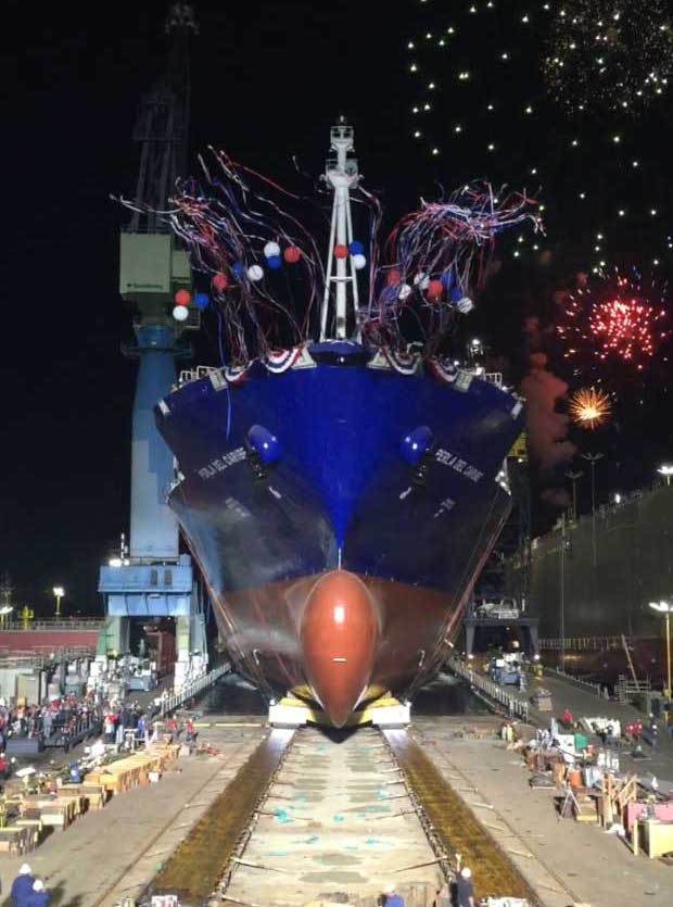 Zwodowano kontenerowiec zasilany LNG (WIDEO) - GospodarkaMorska.pl