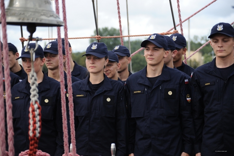 Rejs kandydacki pod żaglami ORP „Iskra” - GospodarkaMorska.pl