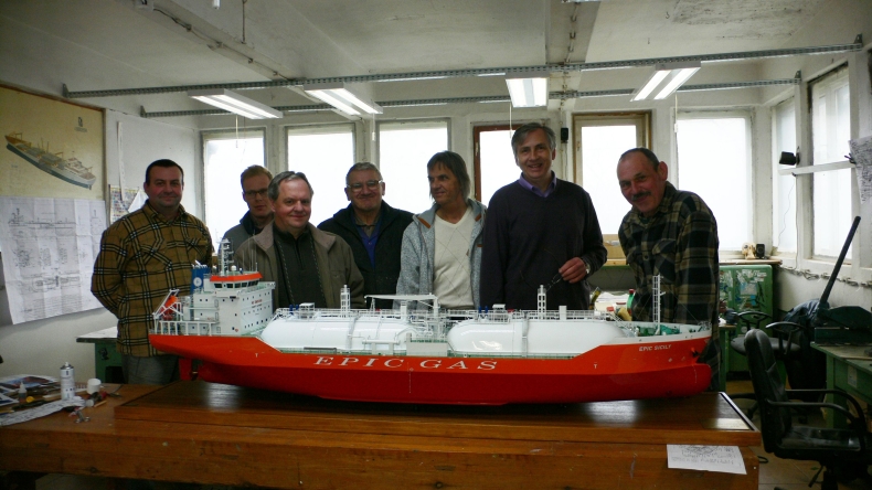 Siedmiu ludzi z pasją – rozmowa z Krzysztofem Szalą, prezesem profesjonalnej modelarni okrętowej Conrad-Model Sp. z o.o. - GospodarkaMorska.pl