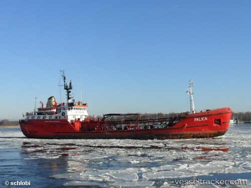 Zderzenie statków w świnoujskim porcie. Cudem uniknięto tragedii - GospodarkaMorska.pl