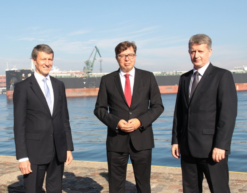 Minister Andrzej Czerwiński chwali pomorskie porty - GospodarkaMorska.pl
