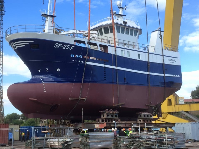 Wodowanie techniczne statku rybackiego w Szczecinie - GospodarkaMorska.pl