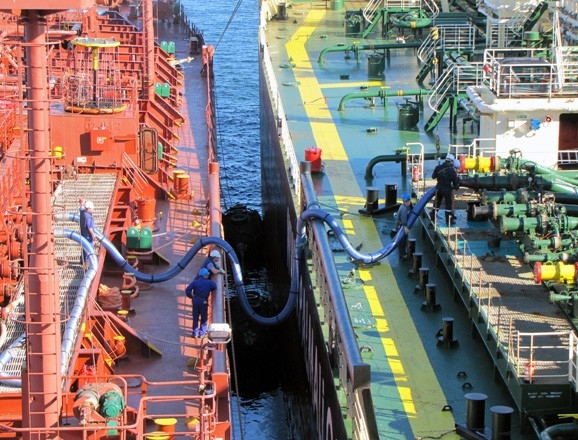 Tania ropa coraz większym problemem dla Lotosu - GospodarkaMorska.pl