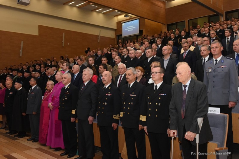 Akademia Marynarki Wojennej przyjęła 1438 nowych studentów - GospodarkaMorska.pl