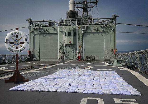 Pół tony heroiny wylądowało w oceanie - GospodarkaMorska.pl